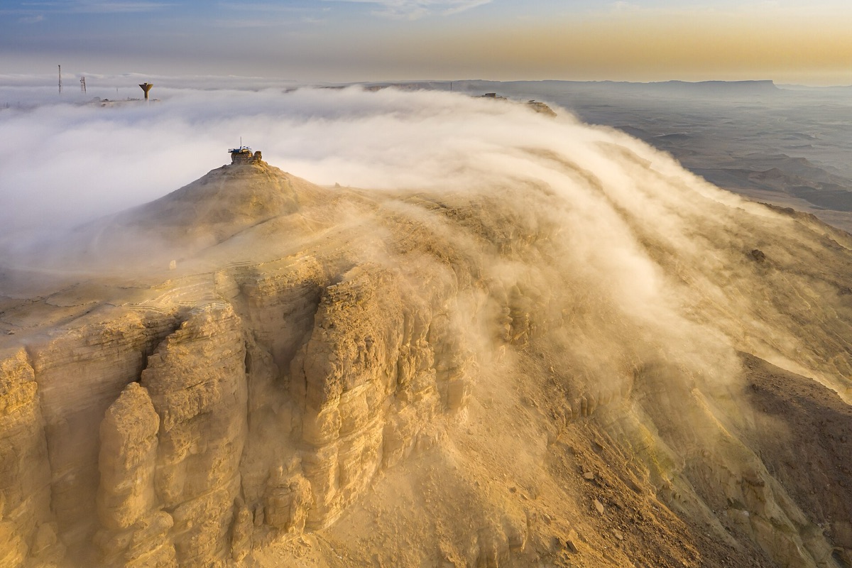 Clouds pouring into Makhtesh Ramon